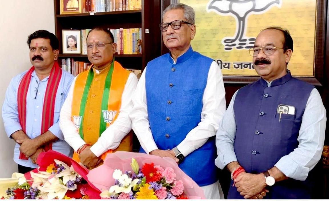 मुख्यमंत्री श्री विष्णुदेव साय ने सिक्किम के नव नियुक्त राज्यपाल श्री ओमप्रकाश माथुर को नई दिल्ली में दी बधाई